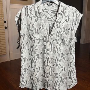 Express Snakeskin Blouse Short Sleeves With Zipper Size Large
